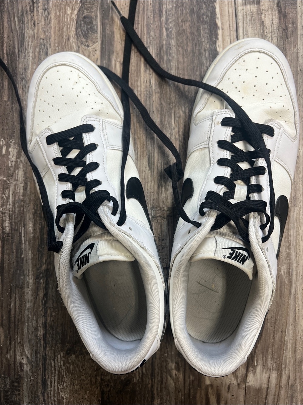 Nike White and Black Men's Low-Top Sneakers